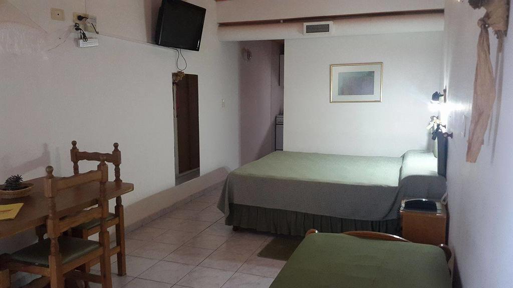 Las Bardas Hotel Puerto Madryn Exterior photo
