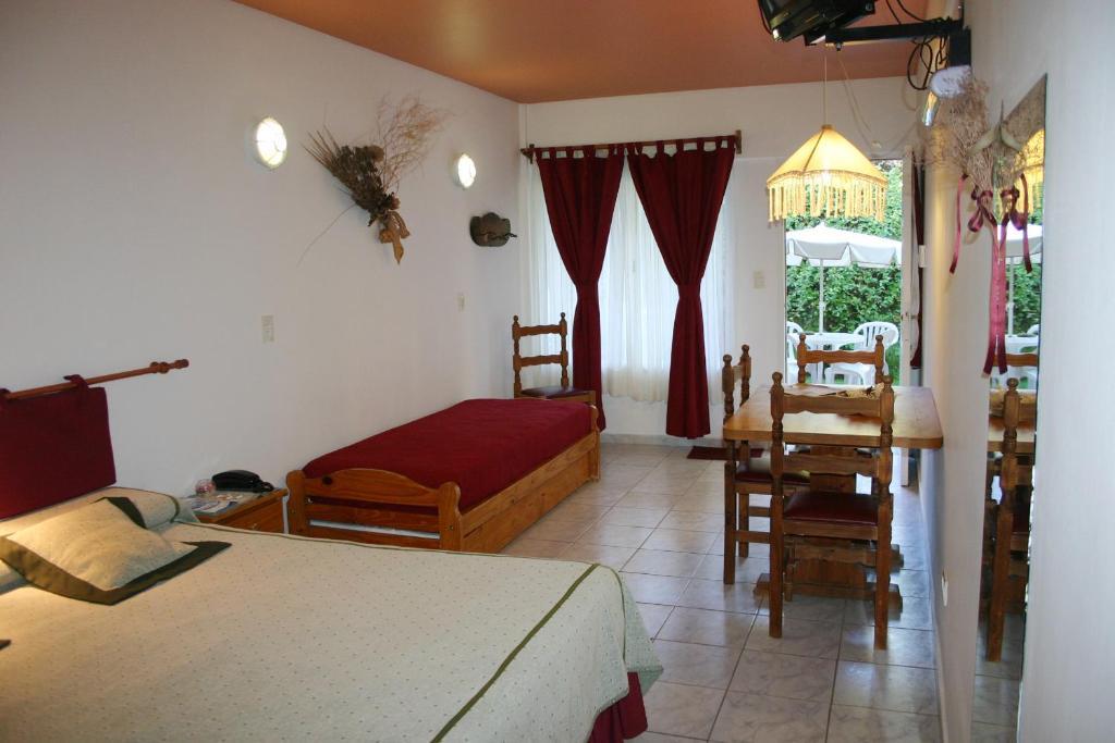 Las Bardas Hotel Puerto Madryn Room photo